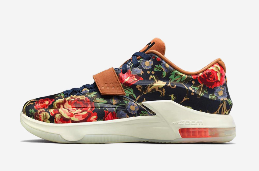 Basketbalové boty Nike KD 7 Ext Floral s půvabným květinovým vzorem