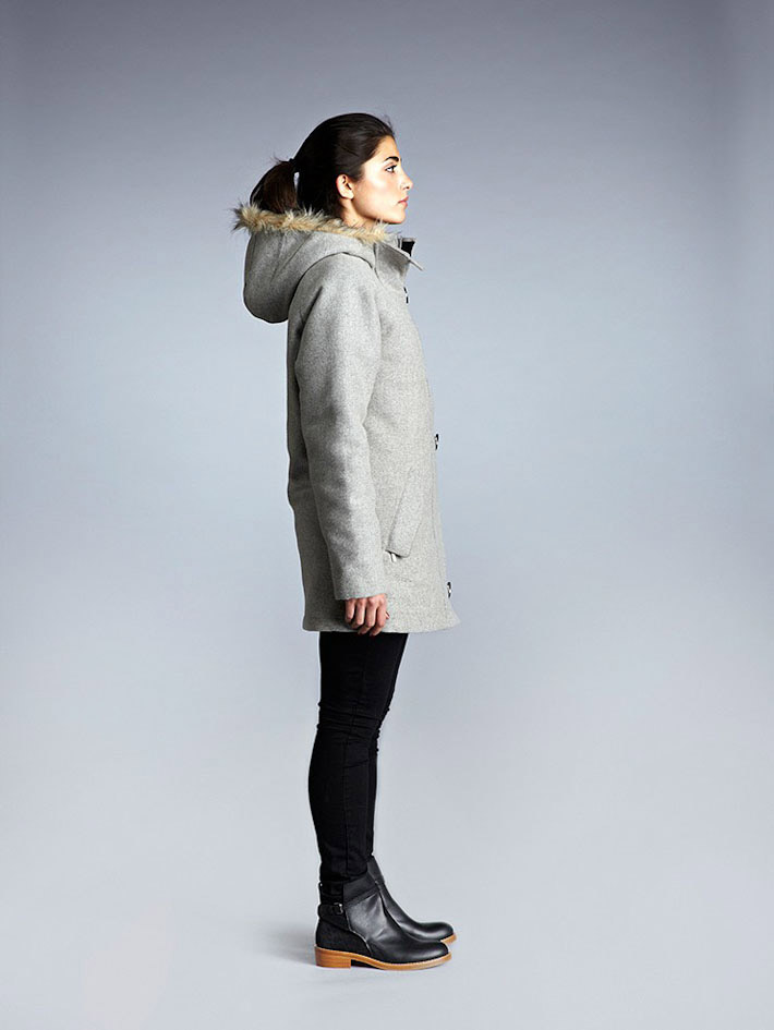 Makia dámský šedý zimní kabát s kapucí a s kožešinou