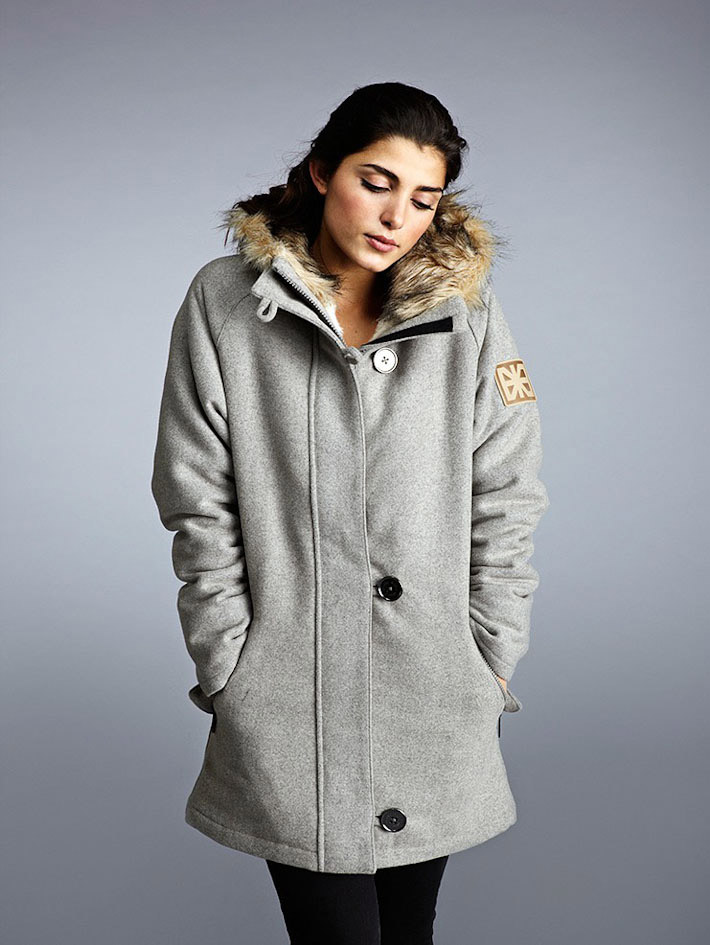 Makia dámský šedý zimní kabát s kapucí a s kožešinou