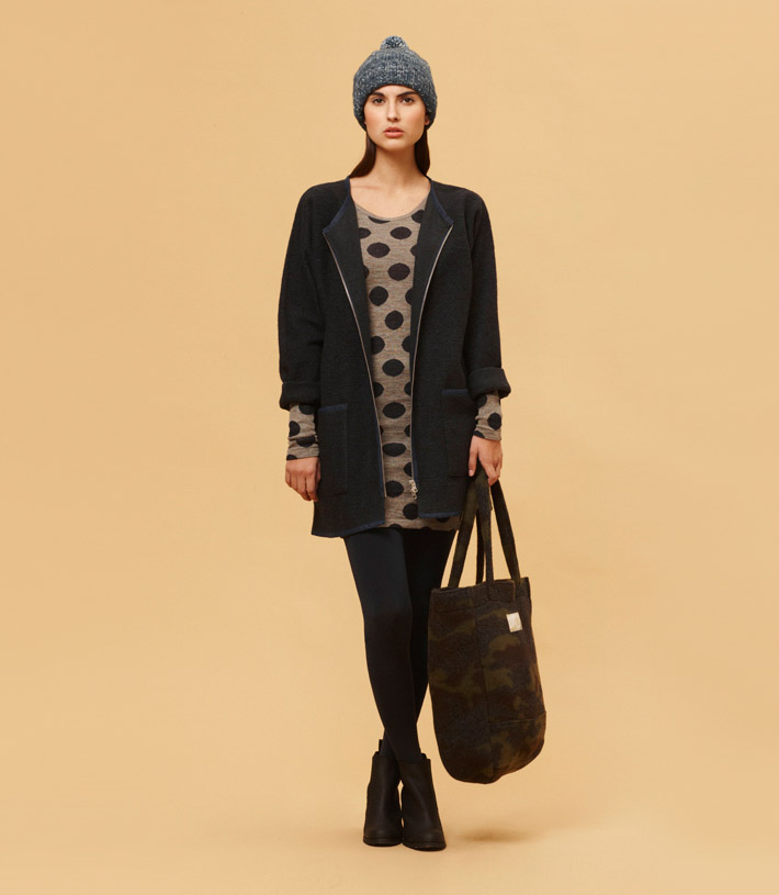 Libertine Libertine dámský černý kabát, puntíkové dlouhé tričko