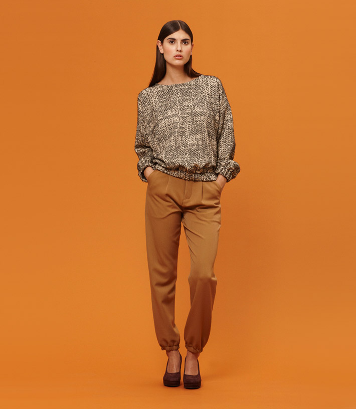 Libertine Libertine teplá halenka se vzorem, hnědé kalhoty