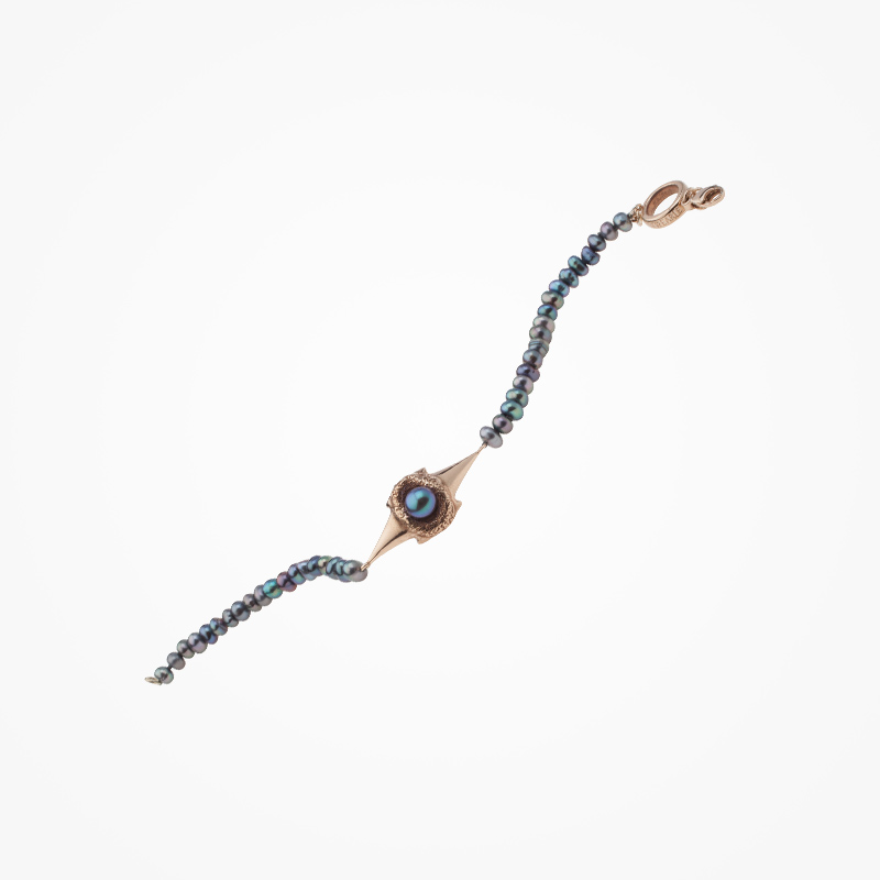 Antipearle – pozlacený náramek s říčními perlami