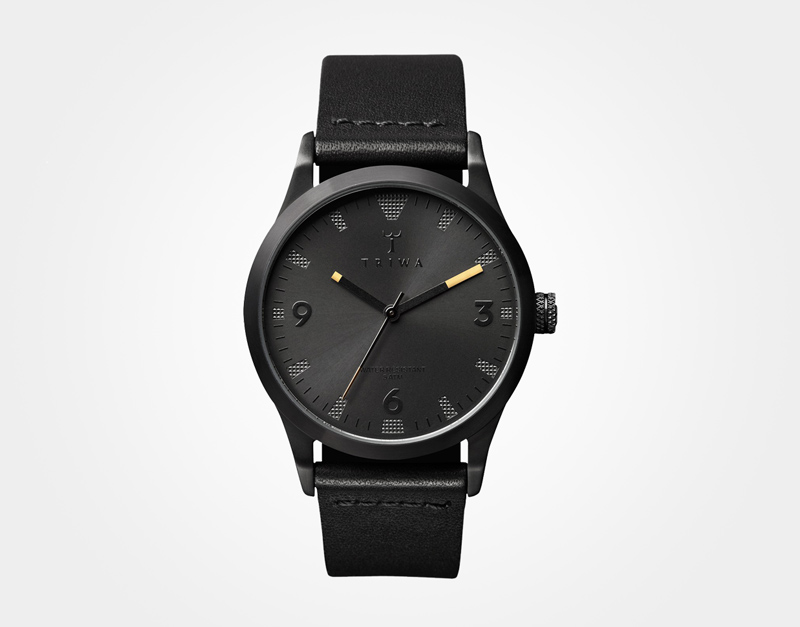 Triwa – luxusní pánské a dámské hodinky – Sort of Black – černé, kožený náramek