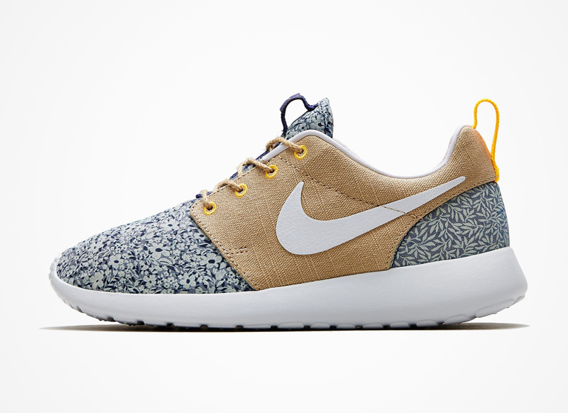 Nike x Liberty London – Roshe Run – boty, béžovo-modré