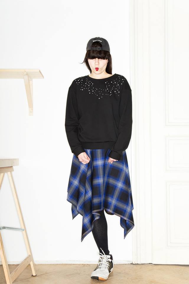 MONGOL – Monika Přikrylová – černá mikina s dekorem