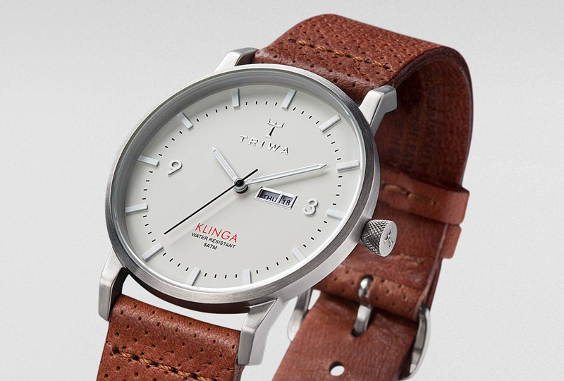 Hodinky Triwa Klinga – náramkové, pánské, dámské, stříbrné pouzdro, světle hnědý náramek, bílý ciferník