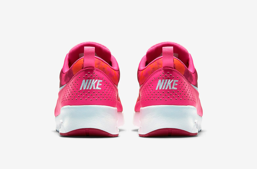 Nike Air Max Thea — růžové, dámské, bílá podrážka, zadní pohled