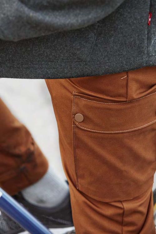Levi’s — pánské hnědé kalhoty, kapsáče pro cyklisty — cyklistické oblečení — podzim 2015