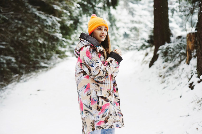 Femi Pleasure — dámská dlouhá zimní bunda s kapucí, barevný vzor — dámské oblečení podzim/zima — fall/winter 2015