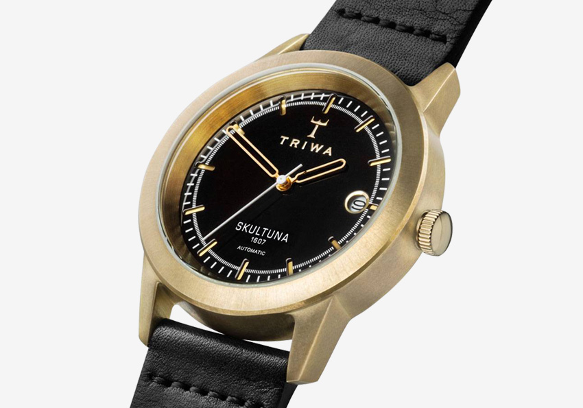 Hodinky Triwa x Skultuna — luxusní hodinky z mosazi — dámské, pánské — černý kožený řemínek, ocelové pozlacené pouzdro