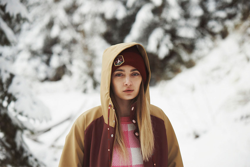 Femi Pleasure — gumová nepromokavá bunda, gumový pršiplášť s kapucí, dámský, hnědo-červený — dámské oblečení podzim/zima — fall/winter 2015