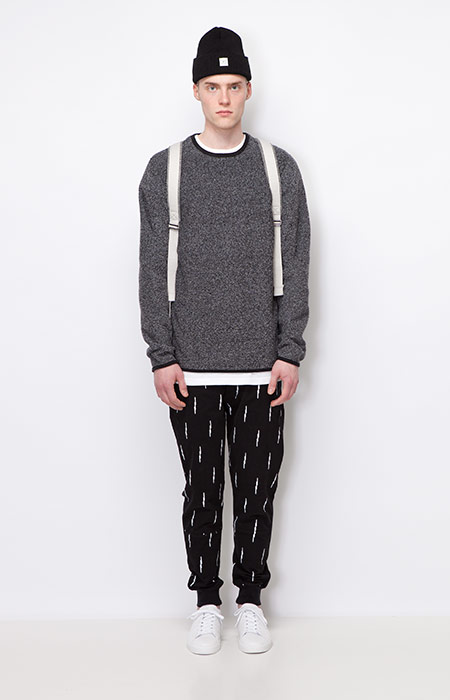 Ucon Acrobatics — pánský tmavě šedý svetr — joggers kalhoty se vzorem, černé — pánské oblečení — podzim/zima 2015