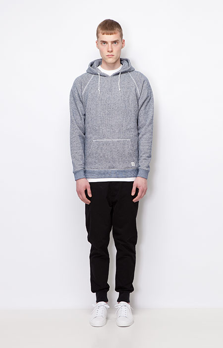 Ucon Acrobatics — pánská šedá mikina s kapucí — černé kalhoty joggers s úplety — pánské oblečení — podzim/zima 2015
