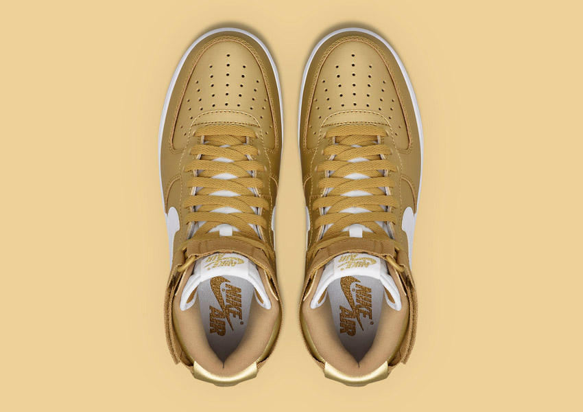 Nike Air Force 1 High — Metallic Gold — vysoké kotníkové boty — horní pohled — Nikelab