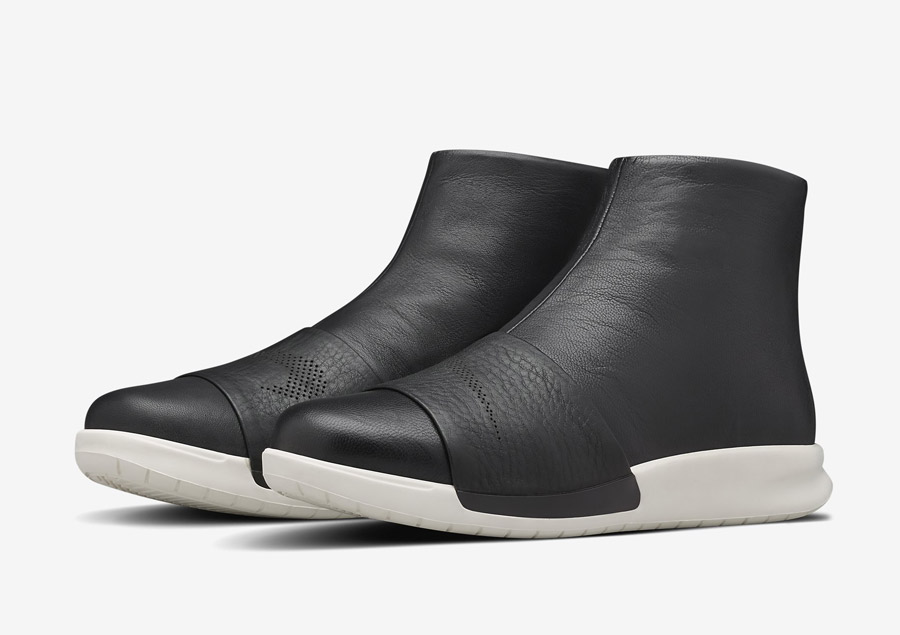 NikeLab Benassi Lux Boot — kotníkové vysoké boty, luxusní — dámské — černé, bílé