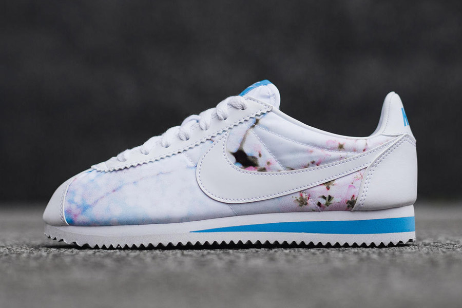 Nike Classic Cortez — Cherry Blossom — dámské boty, tenisky, sneakers — bílé — růžové třešňové květy