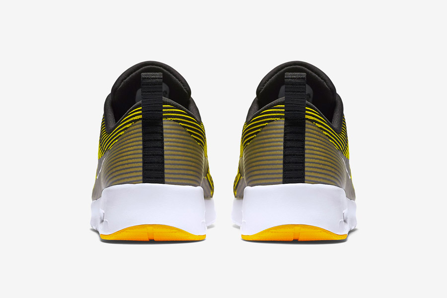 Nike Air Max Thea Jacquard — dámské boty — zadní pohled — tenisky, sneakers — textilní, veganské