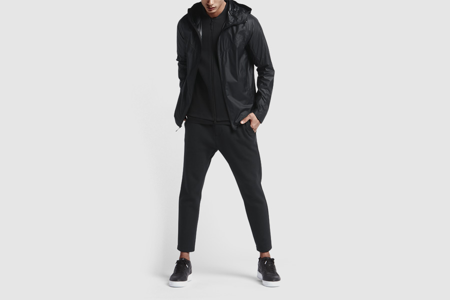 NikeLab Transform Jacket — pánská sportovní bunda s kapucí — černá — dvojitá bunda