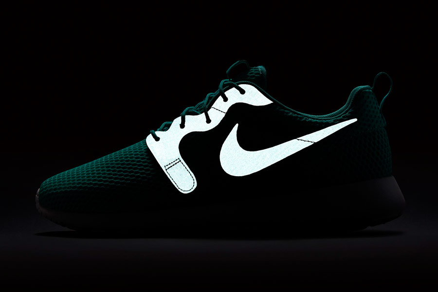Nike Roshe One Hyper Breathe — reflexní prvky — běžecké sneakers