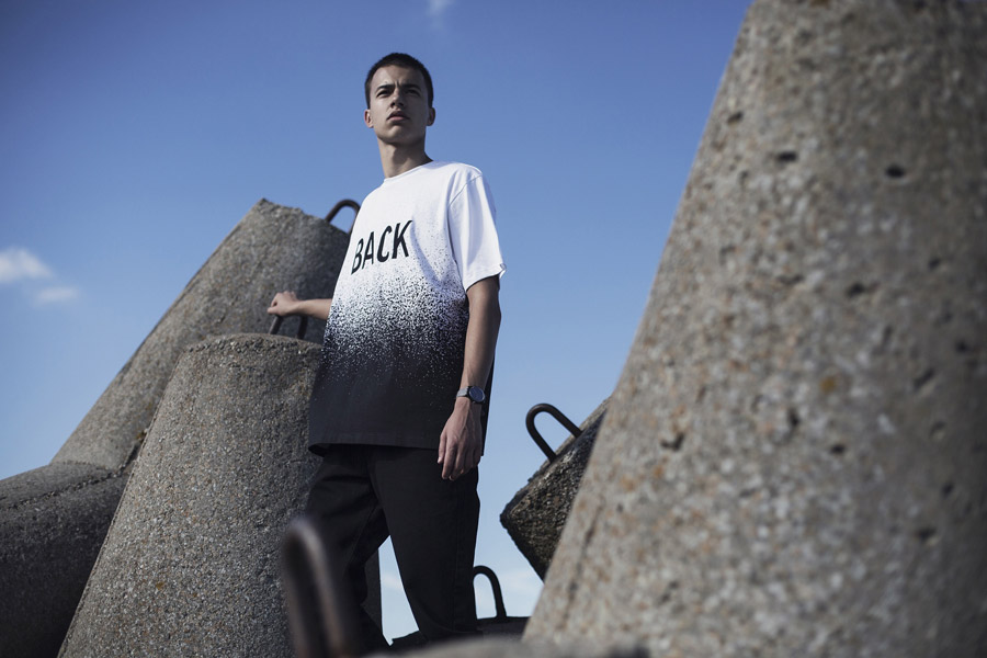 Backyard Cartel — černo-bílé tričko s potiskem — pánské — kolekce Rock