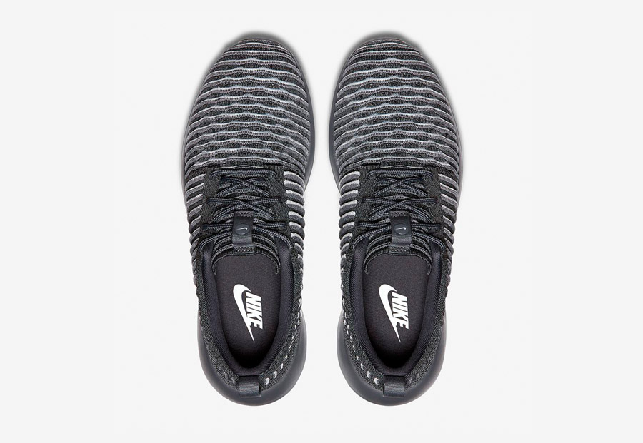 Nike Roshe Two Flyknit — boty — horní pohled — šedé — Nike Roshe Run