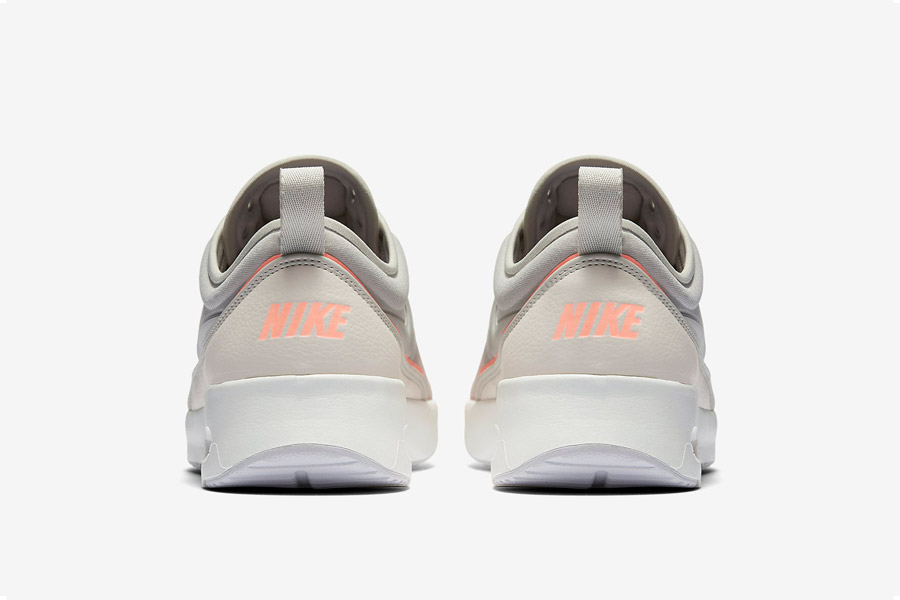 Nike Air Max Thea Ultra — dámské tenisky — boty — sneakers — šedé, oranžové