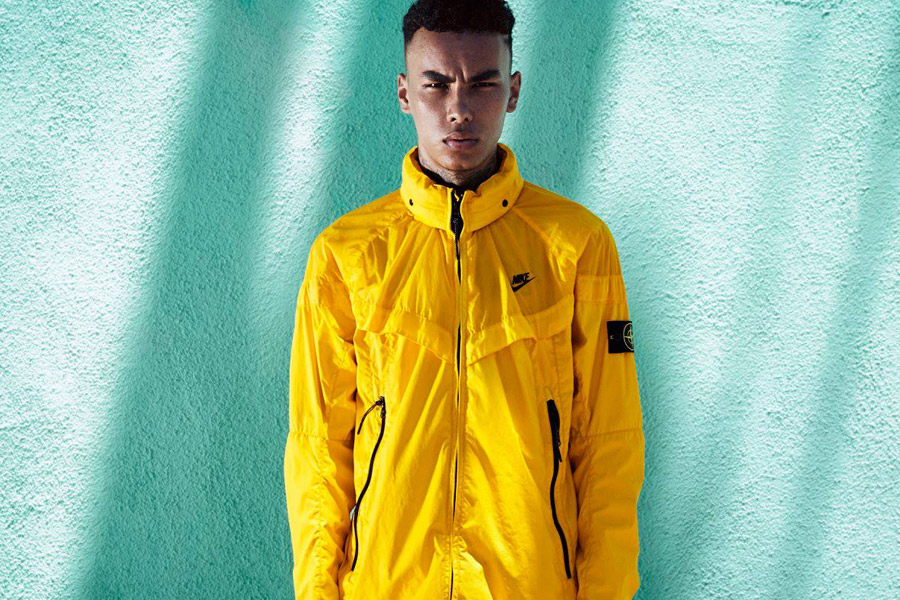 NikeLab Windrunner x Stone Island — pánská bunda — nepromokavá větrovka s kapucí — žlutá — windbreaker