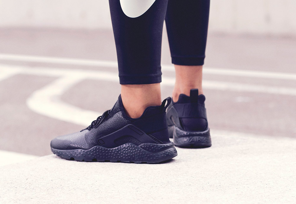 Nike Beautiful x Powerful Collection — Nike Air Huarache Ultra Premium — dámské boty — tenisky — sneakers — černé