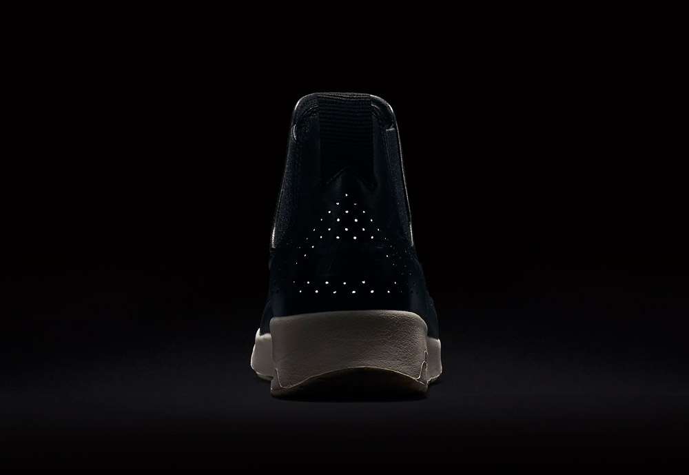 Nike Air Max Thea Mid — dámské kotníkové boty — černé — reflexní prvky