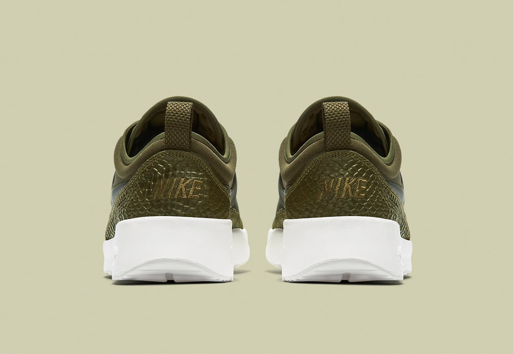 Nike Air Max Thea Ultra Premium — dámské boty — tenisky — sneakers — kožené — zadní pohled