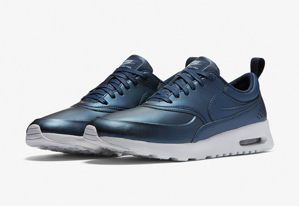 Nike Air Max Thea SE — dámské boty — tenisky — sneakers — metalické — tmavě modré