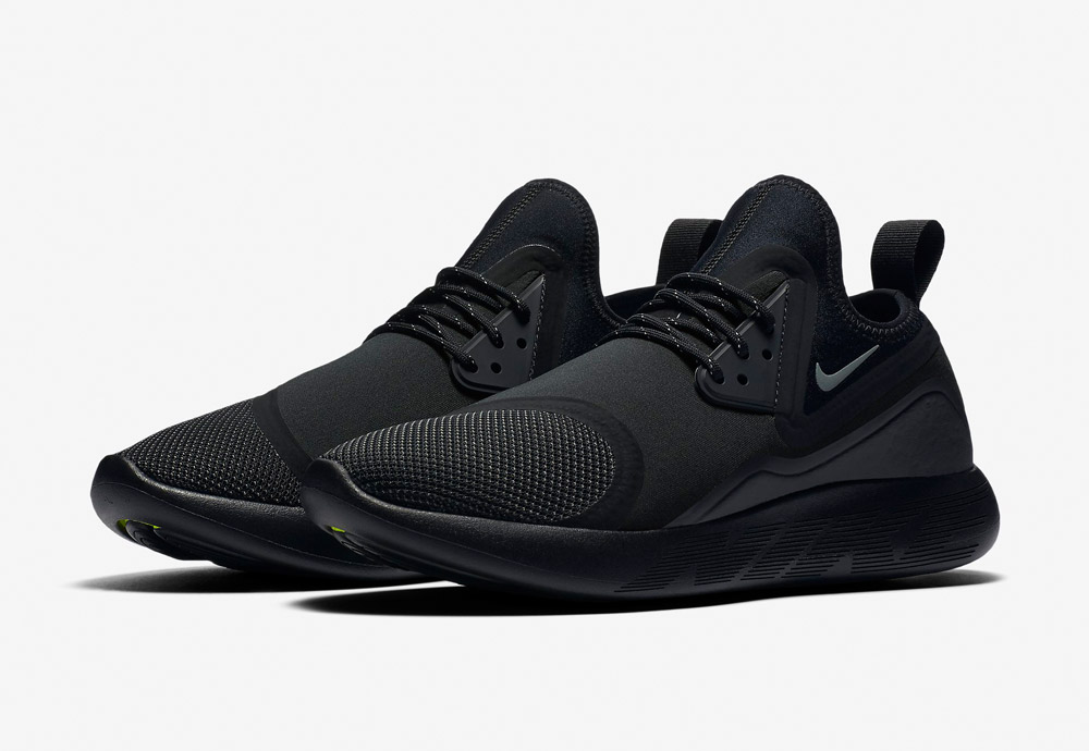 Nike LunarCharge Essential — boty — tenisky — sneakers — sportovní — pánské — černé