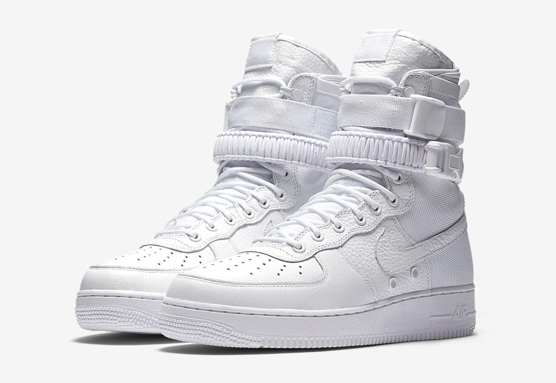 Nike Special Field Air Force 1 — dámské boty — kotníkové — sneakers — vysoké — bílé