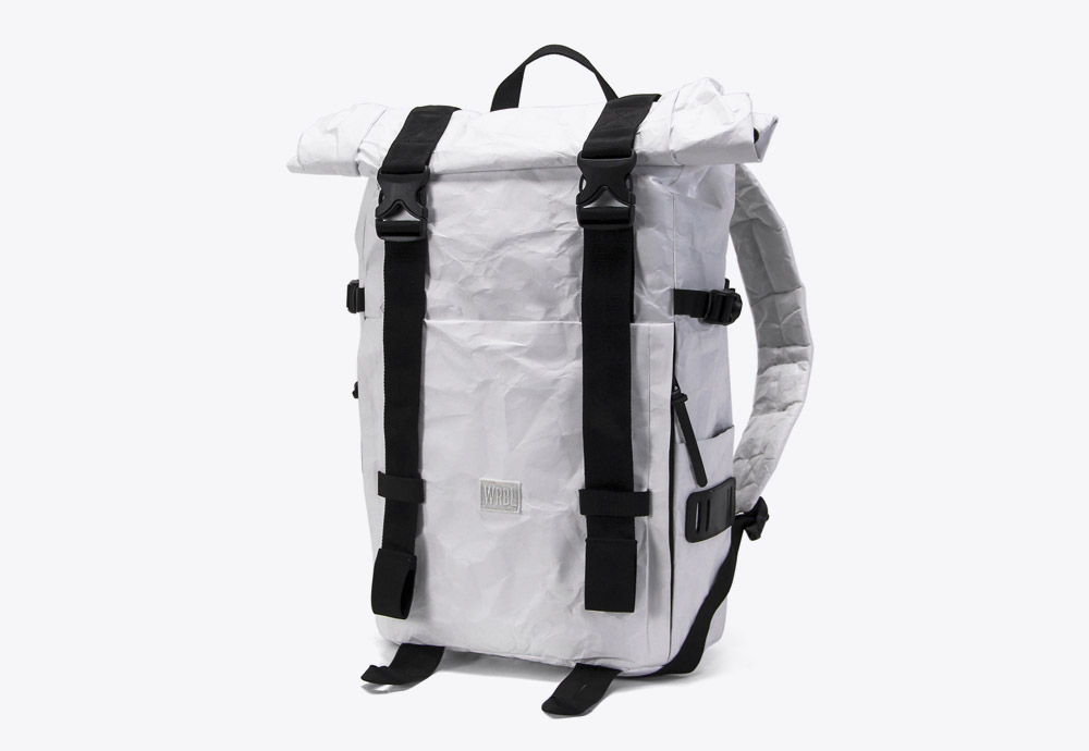 We Are Able — RollTop Tyvek — rolovací batoh na záda — backpack — bílý — mačkaný vzhled