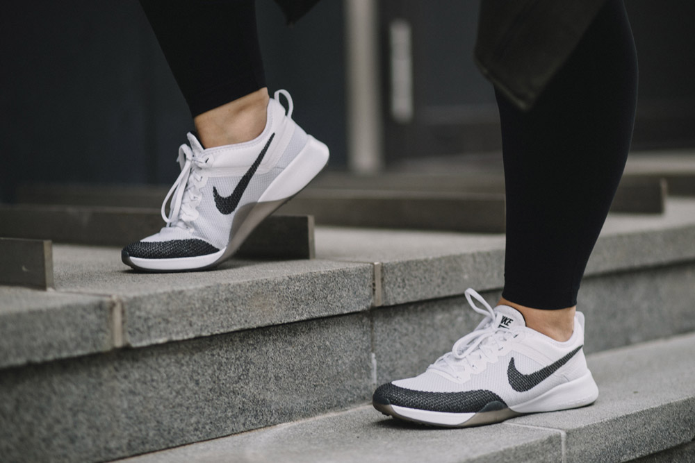 Nike Plus Size — boty Nike Air Max Zoom — dámské — bílé — X-XXXL — plus size sportovní móda pro baculky