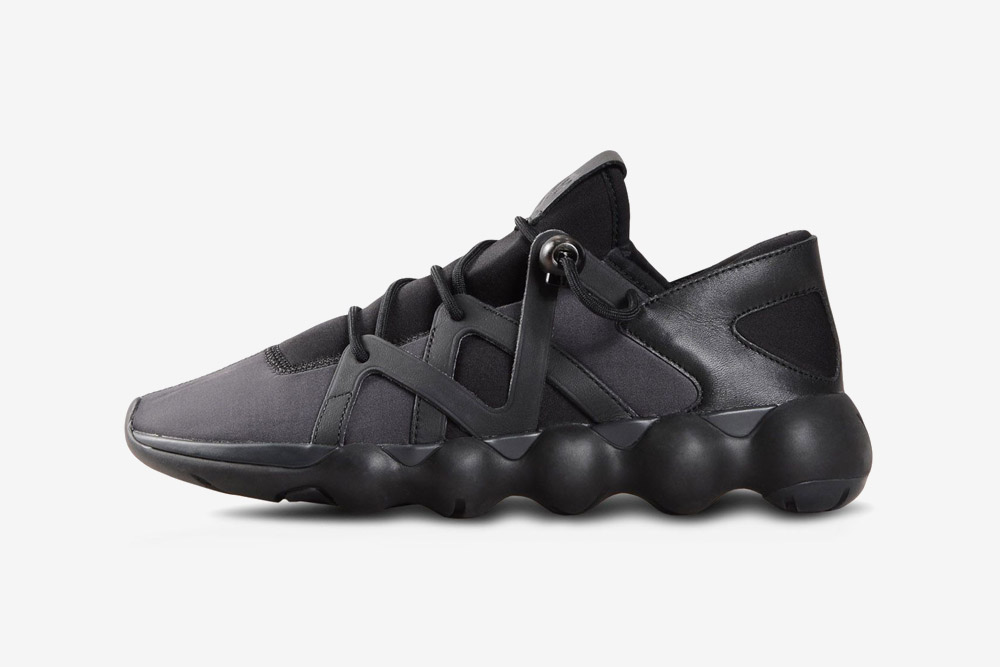 Y-3 — Kyujo Low — sneakers — steel grey — futuristické boty — tenisky — tmavě šedé, černé — luxusní