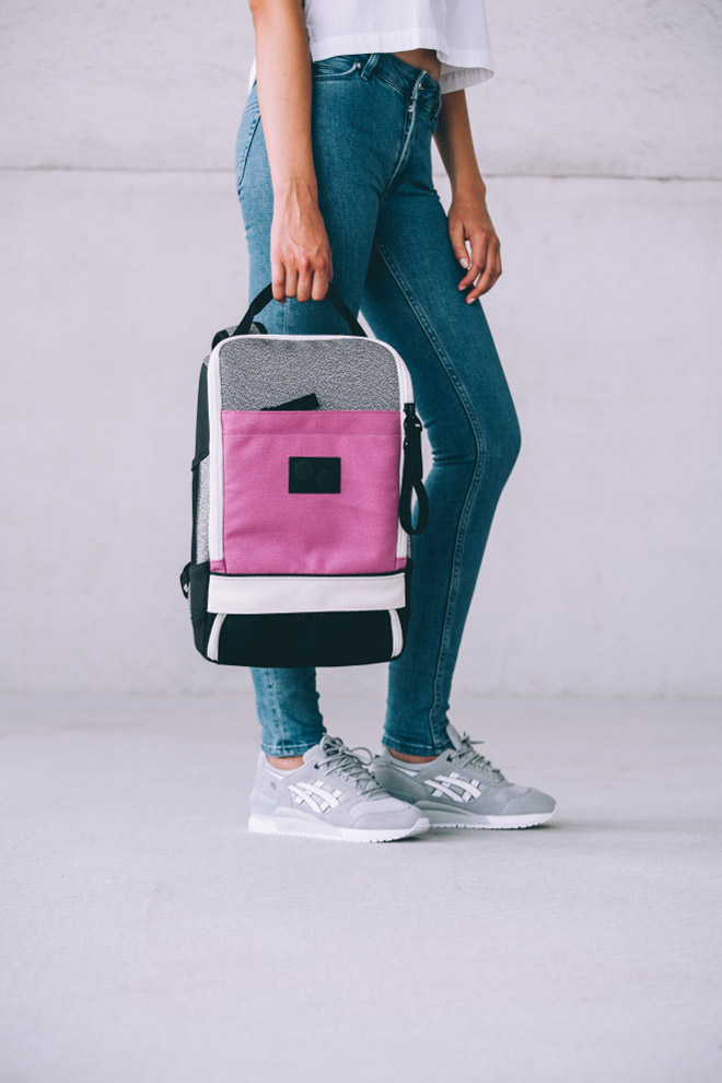 Pinqponq — batoh Cubik Small — šedo-růžový — recyklovaný z PET — sustainable — backpack