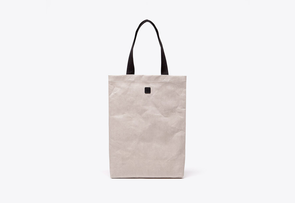 Ucon Acrobatics — taška — krémová, šedá — veganský z celulózy a bavlny — Filip Bag — kolekce Paper