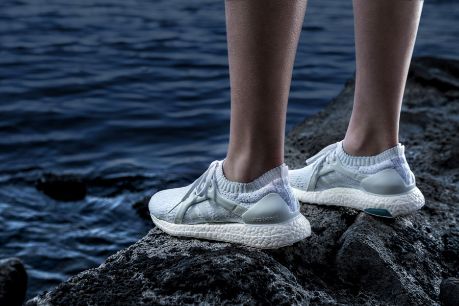adidas UltraBOOST X Parley — běžecké boty — recyklované — světle modré