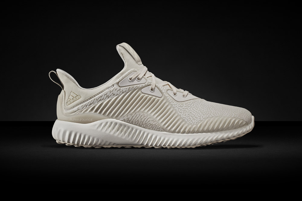 adidas alphabounce Reflective Tan — běžecké boty — reflexní tenisky — sneakers — running shoes — pánské, dámské — světle hnědé, krémové
