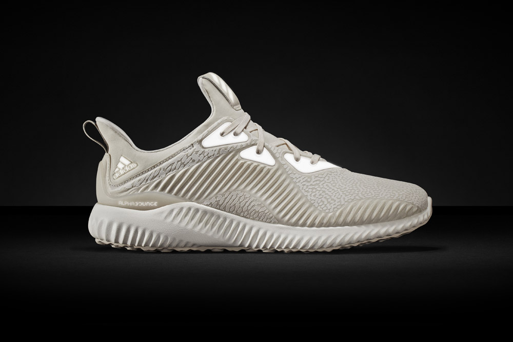 adidas alphabounce Reflective Tan — běžecké boty — reflexní tenisky — sneakers — running shoes — pánské, dámské — světle hnědé, krémové
