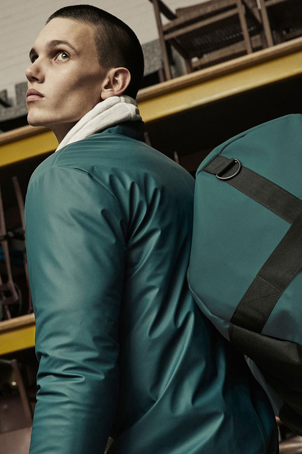 Rains — bomber — pánská nepromokavá bunda do pasu — zelená — cestovní taška — podzim/zima 2017