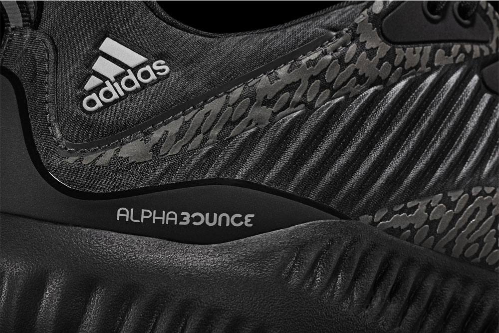 adidas alphabounce Reflective Black — reflexní plochy