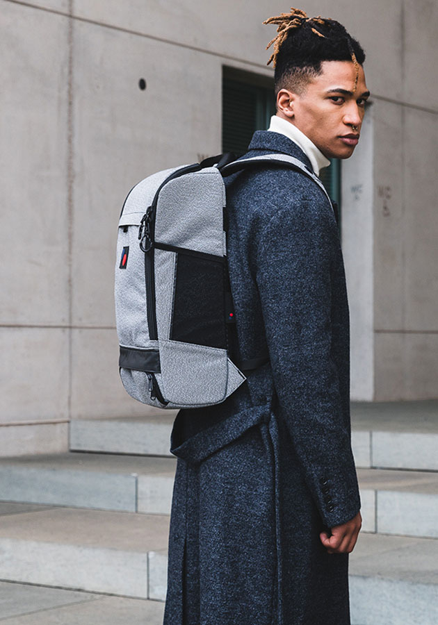 Pinqponq — Cubik Backpack — batoh — šedý — recyklovaný z PET — sustainable