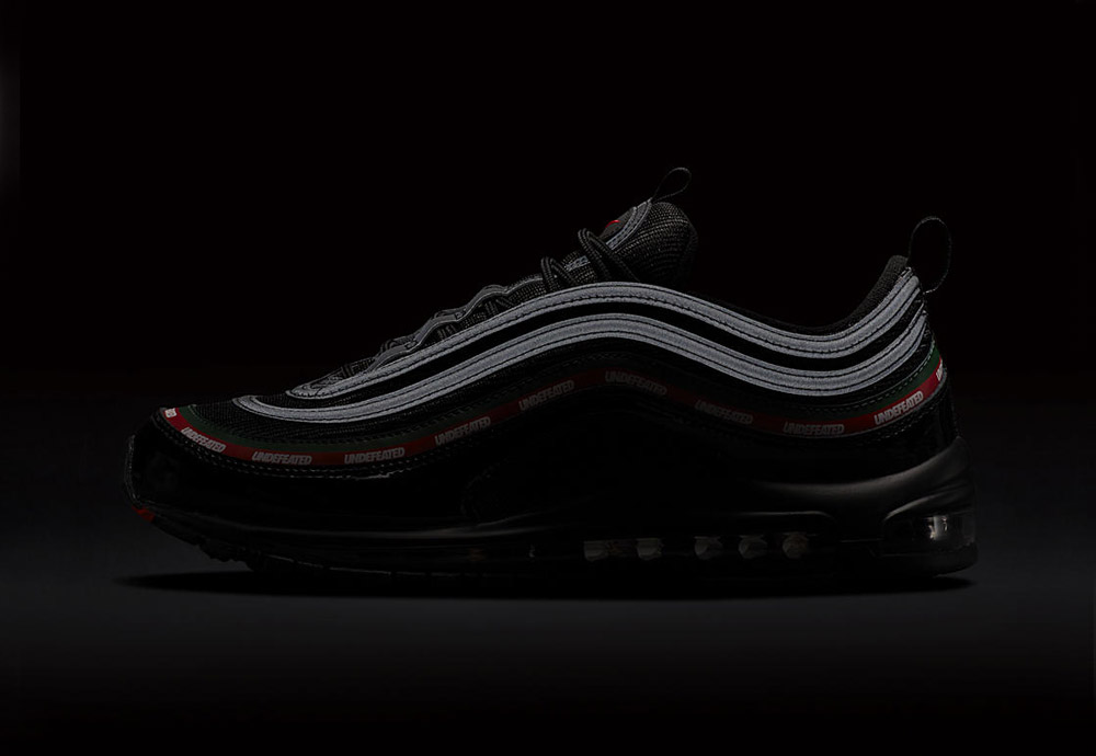 Nike Air Max 97 x Undefeated — reflexní prvky