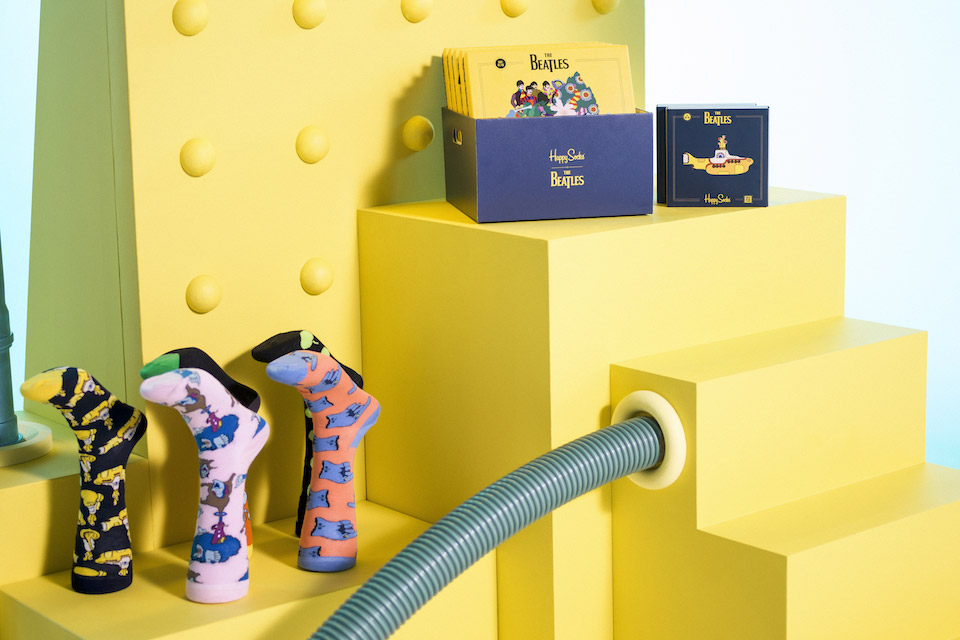 Happy Socks x The Beatles — vysoké veselé barevné ponožky — bavlněné — pánské, dámské — limitovaná edice