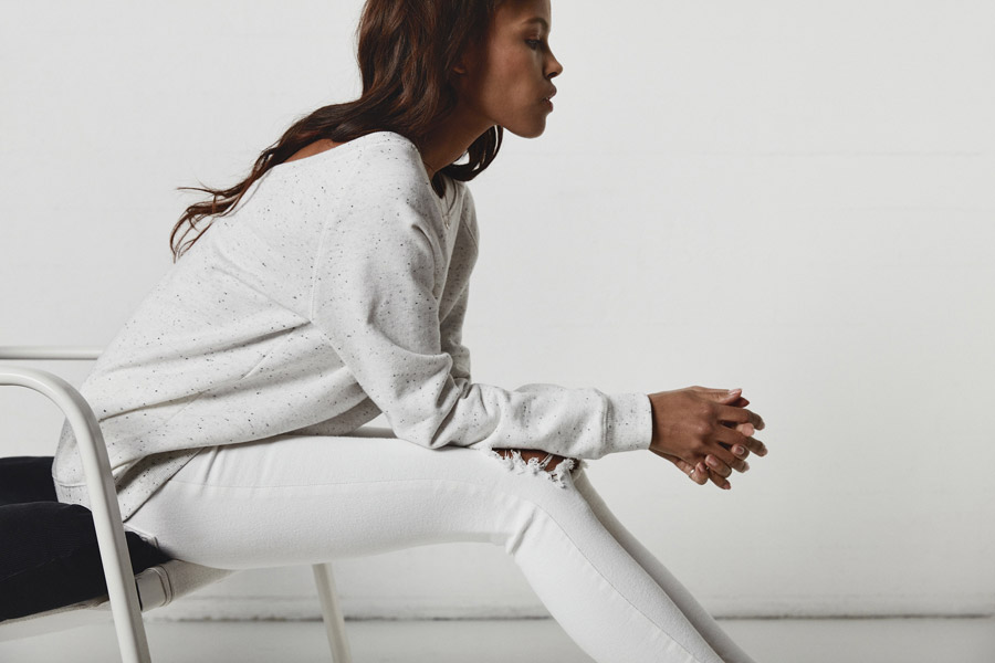 Makia — dámská bílá mikina se skvrnami — jaro 2018 — dámské oblečení