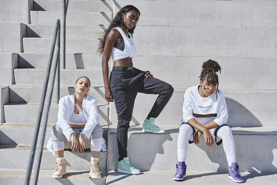 Nike Air Jordan 1 Retro High — kotníkové boty — dámské tenisky — barevné — women’s sneakers — color