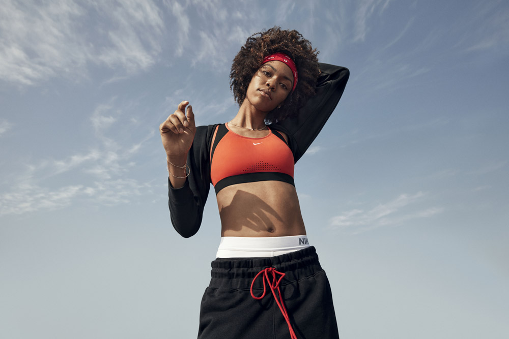 Nike — sportovní podprsenka — adaptivní — oranžová — sports adaptive bra