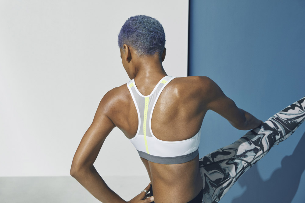 Nike — sportovní podprsenka — adaptivní — bílá — sports adaptive bra